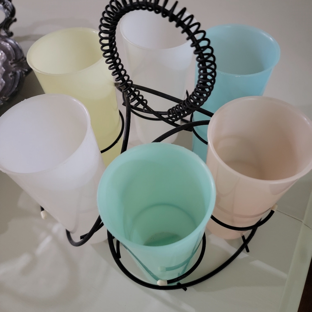 1954 Vintage Tupperware tumblers (carrier not included)